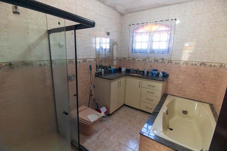 Casa à venda com 141m², 3 quartos e 2 vagasBanheiro da Suíte 1