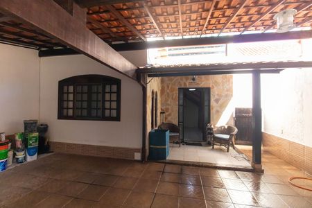 Casa à venda com 141m², 3 quartos e 2 vagasGaragem