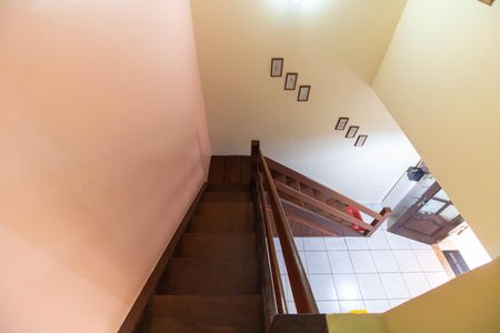 Casa à venda com 141m², 3 quartos e 2 vagasEscada 