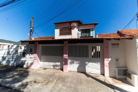 Fachada de casa à venda com 3 quartos, 141m² em Maravista, Niterói