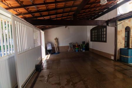Garagem de casa à venda com 3 quartos, 141m² em Maravista, Niterói