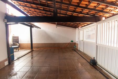 Garagem de casa à venda com 3 quartos, 141m² em Maravista, Niterói