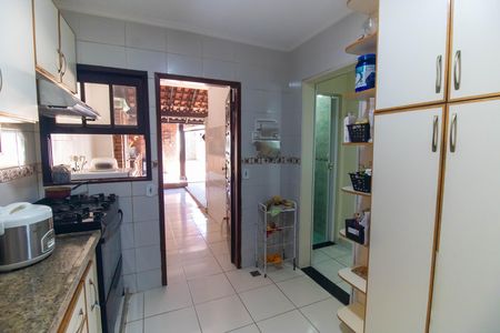 Casa à venda com 141m², 3 quartos e 2 vagasCozinha