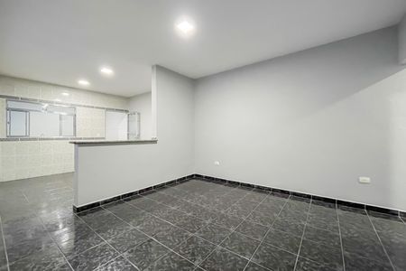 Casa à venda com 150m², 2 quartos e 2 vagas Casa à venda com 150m², 2 quartos e 2 vagasSala