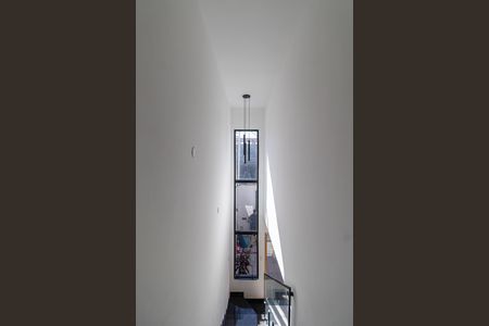 Casa à venda com 72m², 2 quartos e 1 vaga Casa à venda com 72m², 2 quartos e 1 vagaEscada