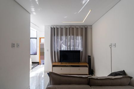 Casa à venda com 72m², 2 quartos e 1 vaga Casa à venda com 72m², 2 quartos e 1 vagaSala e Cozinha