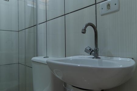 Casa para alugar com 55m², 1 quarto e 1 vaga Casa para alugar com 55m², 1 quarto e 1 vagaBanheiro - torneira