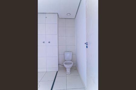 Apartamento à venda com 37m², 2 quartos e 1 vaga Apartamento à venda com 37m², 2 quartos e 1 vagaBanheiro