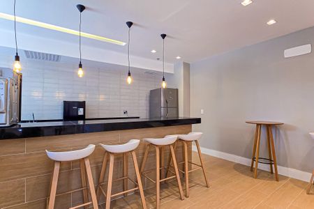 Apartamento à venda com 37m², 2 quartos e 1 vaga Apartamento à venda com 37m², 2 quartos e 1 vagaÁrea comum - Salão de festas