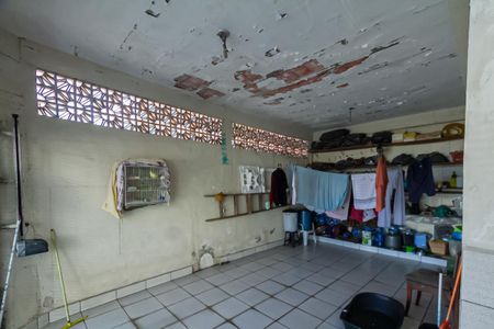 Garagem de casa à venda com 2 quartos, 140m² em Vila Palmares, São Bernardo do Campo