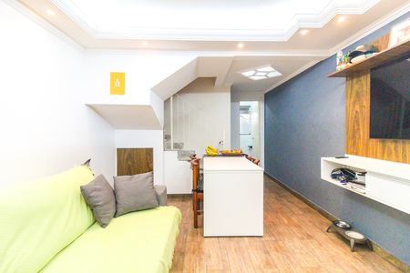 Sala de casa de condomínio para alugar com 2 quartos, 113m² em Vila Curuçá Velha, São Paulo