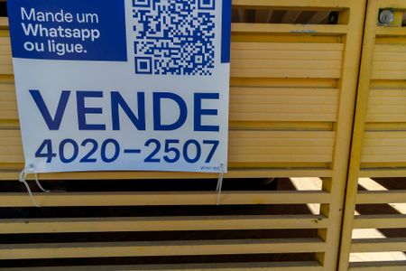 Placa Instalada de casa para alugar com 3 quartos, 80m² em Jardim Casablanca, São Paulo