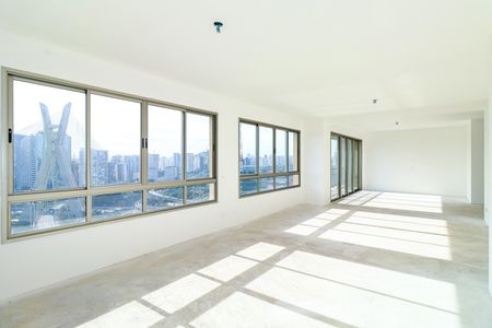 Apartamento à venda com 3 quartos, 211m² em Real Parque, São Paulo