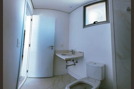 Apartamento à venda com 211m², 4 quartos e 3 vagas Apartamento à venda com 211m², 4 quartos e 3 vagasBanheiro da Suíte 3