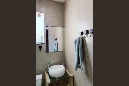Casa para alugar com 160m², 3 quartos e 2 vagas Casa para alugar com 160m², 3 quartos e 2 vagasBanheiro