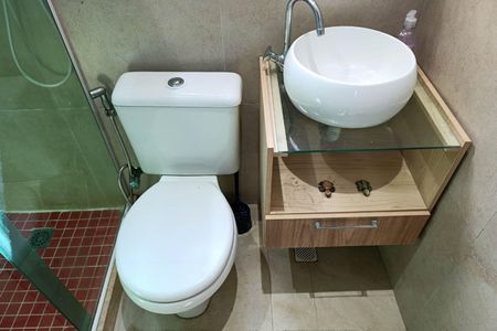 Casa para alugar com 160m², 3 quartos e 2 vagas Casa para alugar com 160m², 3 quartos e 2 vagasBanheiro