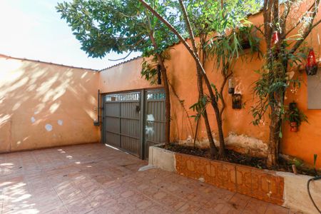 Garagem e jardim de casa à venda com 4 quartos, 144m² em Vila Celeste, São Paulo