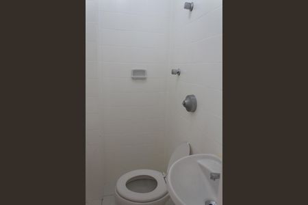 Apartamento à venda com 81m², 2 quartos e 1 vaga Apartamento à venda com 81m², 2 quartos e 1 vagaBanheiro de Serviço