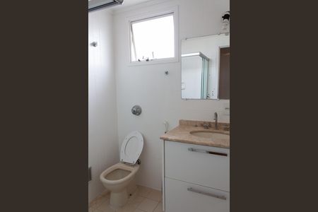 Apartamento à venda com 81m², 2 quartos e 1 vaga Apartamento à venda com 81m², 2 quartos e 1 vagaBanheiro da Suíte