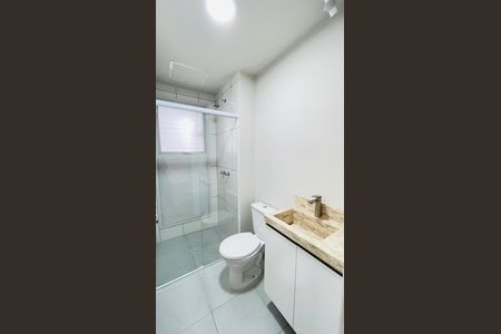 Banheiro de apartamento para alugar com 2 quartos, 82m² em Parque Esplanada do Embu, Embu das Artes