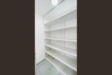 Dispensa de apartamento para alugar com 2 quartos, 82m² em Parque Esplanada do Embu, Embu das Artes