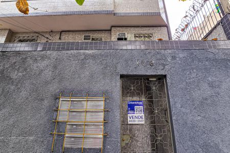 Apartamento à venda com 58m², 2 quartos e sem vagaFachada do Prédio com placa