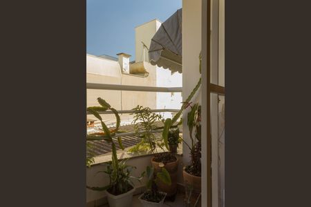 Apartamento à venda com 103m², 3 quartos e 1 vaga Apartamento à venda com 103m², 3 quartos e 1 vagaVaranda