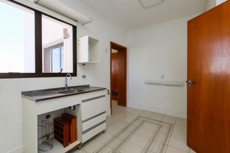 Cozinha de apartamento à venda com 4 quartos, 175m² em Vila Suzana, São Paulo