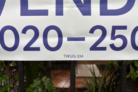 Placa de casa à venda com 3 quartos, 130m² em Cristal, Porto Alegre