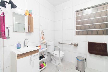 Casa à venda com 130m², 3 quartos e 3 vagas Casa à venda com 130m², 3 quartos e 3 vagasBanheiro Social