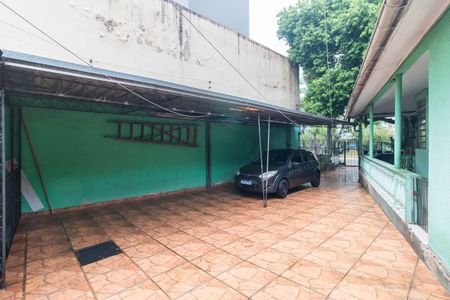 Garagem de casa à venda com 3 quartos, 130m² em Cristal, Porto Alegre