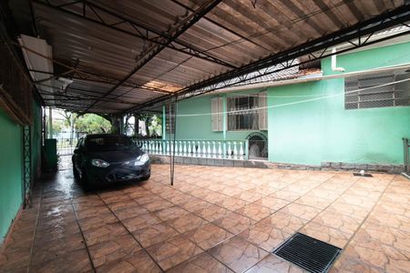 Garagem de casa à venda com 3 quartos, 130m² em Cristal, Porto Alegre