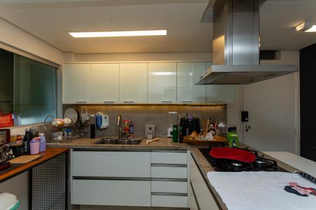 Apartamento à venda com 136m², 3 quartos e 2 vagas Apartamento à venda com 136m², 3 quartos e 2 vagasCozinha