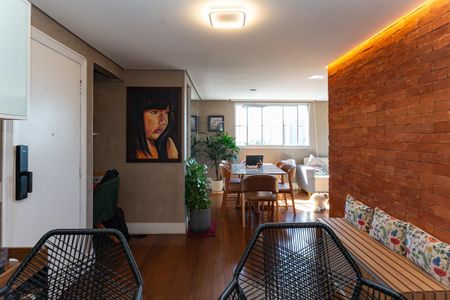 Apartamento à venda com 136m², 3 quartos e 2 vagas Apartamento à venda com 136m², 3 quartos e 2 vagasSala