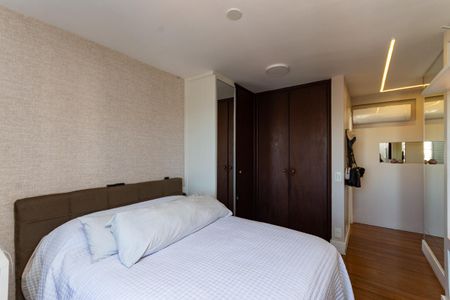 Apartamento à venda com 136m², 3 quartos e 2 vagas Apartamento à venda com 136m², 3 quartos e 2 vagasQuarto 2 Suíte