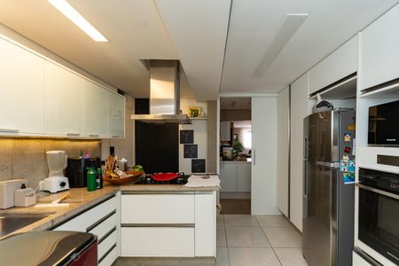 Apartamento à venda com 136m², 3 quartos e 2 vagas Apartamento à venda com 136m², 3 quartos e 2 vagasCozinha