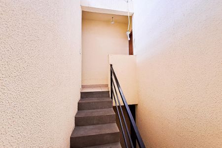 Área Comum - Escada de kitnet/studio para alugar com 1 quarto, 21m² em Mooca, São Paulo