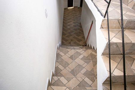 Casa para alugar com 152m², 2 quartos e 2 vagasEscada