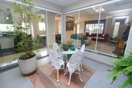 Casa para alugar com 400m², 3 quartos e 5 vagas Casa para alugar com 400m², 3 quartos e 5 vagasJardim de Inverno