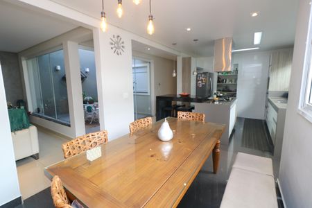 Casa para alugar com 400m², 3 quartos e 5 vagas Casa para alugar com 400m², 3 quartos e 5 vagasSala de Jantar