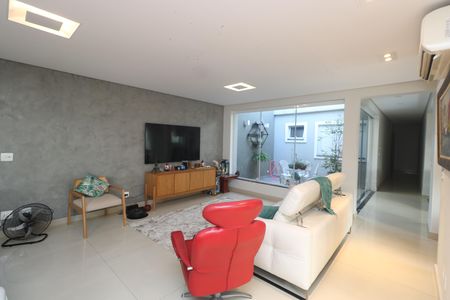 Casa para alugar com 400m², 3 quartos e 5 vagas Casa para alugar com 400m², 3 quartos e 5 vagasSala