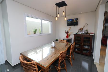 Casa para alugar com 400m², 3 quartos e 5 vagas Casa para alugar com 400m², 3 quartos e 5 vagasSala de Jantar