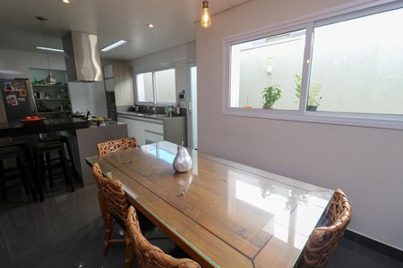 Casa para alugar com 400m², 3 quartos e 5 vagas Casa para alugar com 400m², 3 quartos e 5 vagasSala de Jantar