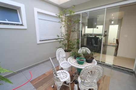 Casa para alugar com 400m², 3 quartos e 5 vagas Casa para alugar com 400m², 3 quartos e 5 vagasJardim de Inverno