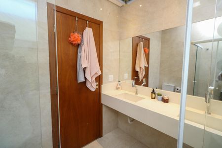 Casa para alugar com 400m², 3 quartos e 5 vagas Casa para alugar com 400m², 3 quartos e 5 vagasBanheiro da Suíte Master