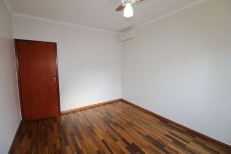 Casa para alugar com 117m², 3 quartos e 2 vagasQuarto 1