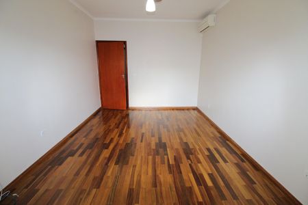 Casa para alugar com 117m², 3 quartos e 2 vagasQuarto 1