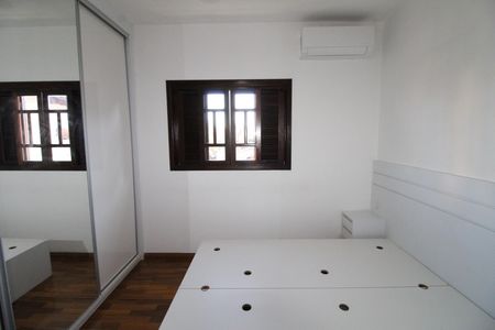 Casa para alugar com 117m², 3 quartos e 2 vagasSuíte