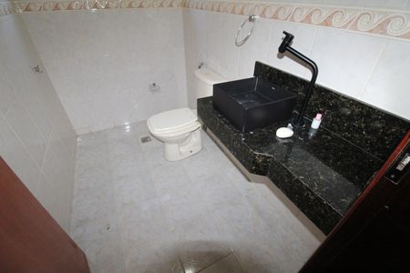 Casa para alugar com 117m², 3 quartos e 2 vagasBanheiro 1