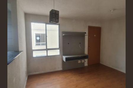 Sala de apartamento para alugar com 2 quartos, 46m² em Água Chata, Guarulhos
